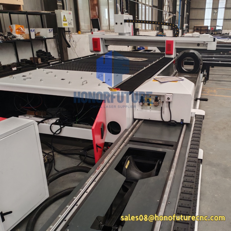 2026 Yeni Tasarım 3015 Fiber L - Fiber Laser Cutter 1500W Metal incelemesi ve fiyatı